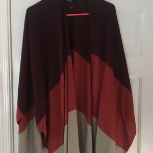 Cardigan/poncho